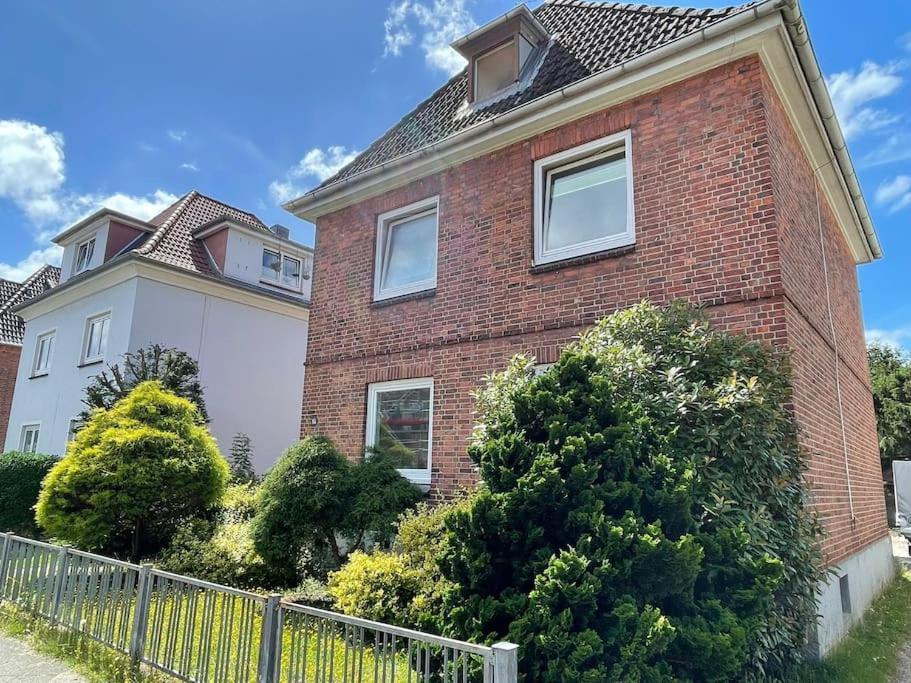 Ferienwohnung Modern Und Ruhig In Elmshorn Exterior foto
